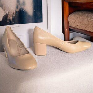 NWOT FIND. BRAND  ( 9.5 ) Camel/Tan Chunky Block Heel Pump